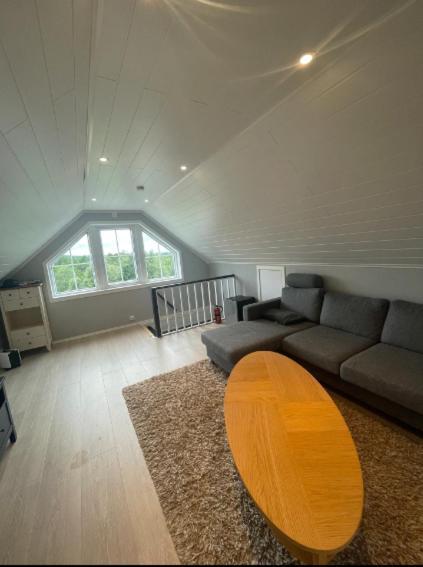 Leilighet Med Gratis Parkering Og Wifi Kristiansund Exterior foto